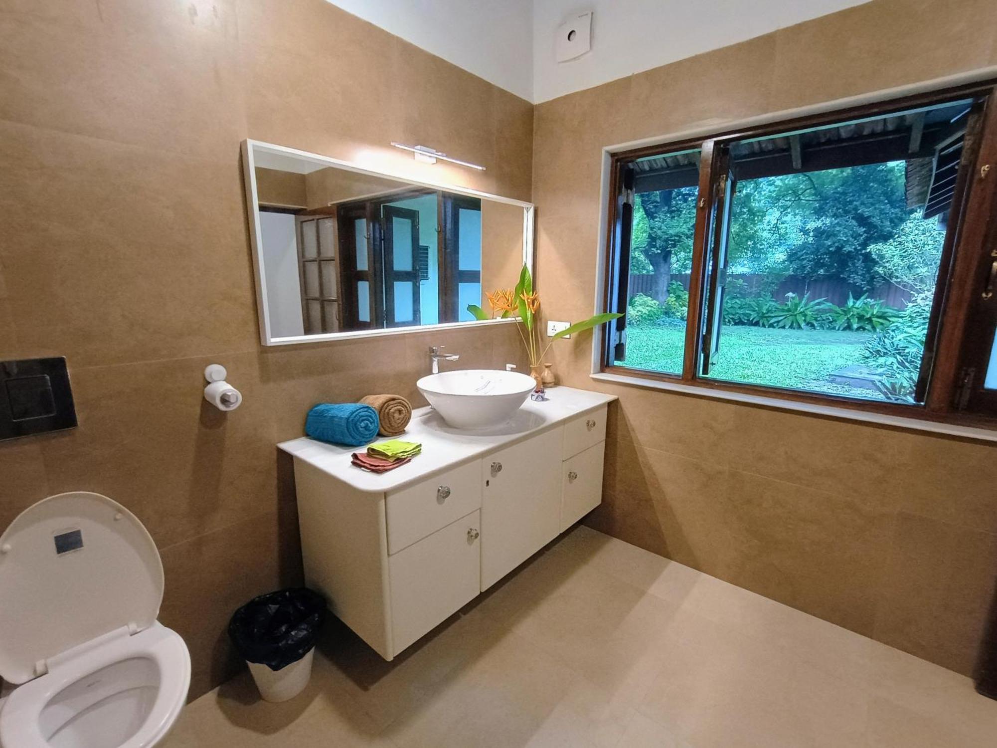 Banyan House - Luxurious 4 Bedroom Villa On One Acre, Near The Beach Nagaon  Ngoại thất bức ảnh